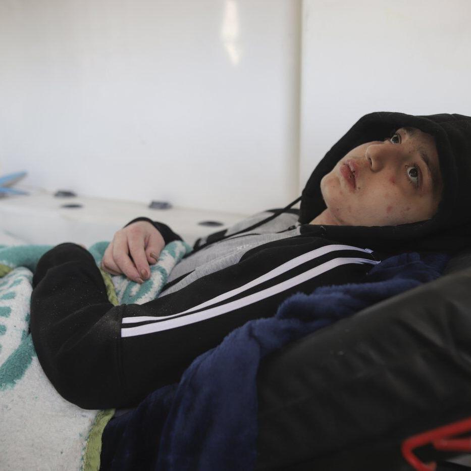 Sick and wounded children begin crossing into Egypt as Rafah crossing opens after several months